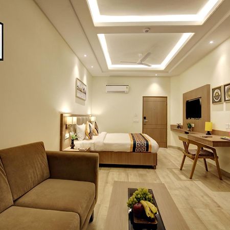 Airport Hotel Claytone Нью-Делі Екстер'єр фото