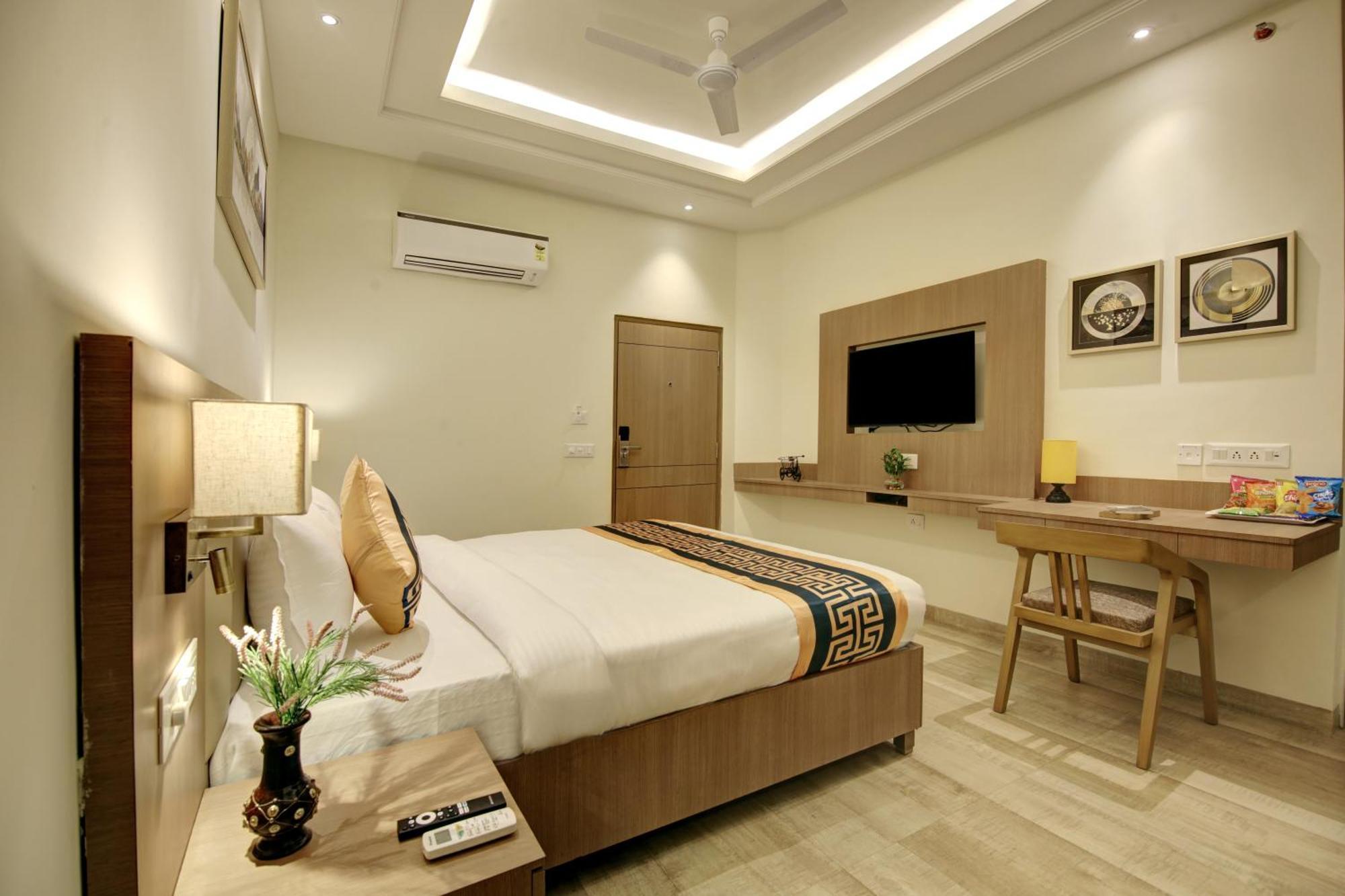 Airport Hotel Claytone Нью-Делі Екстер'єр фото