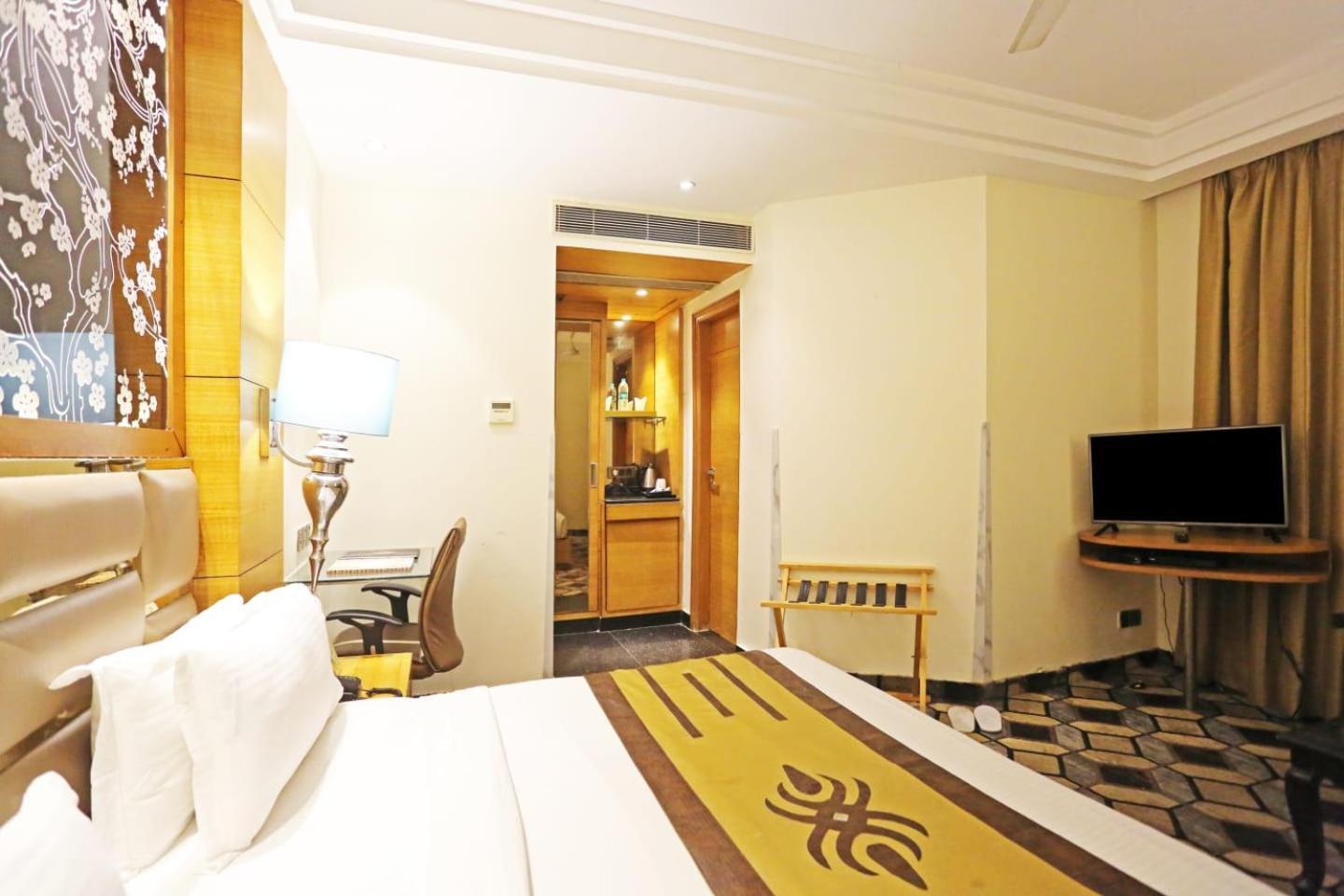 Airport Hotel Claytone Нью-Делі Екстер'єр фото
