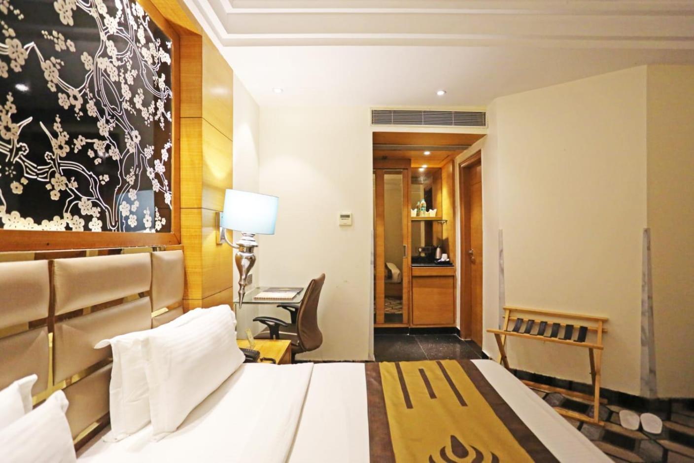 Airport Hotel Claytone Нью-Делі Екстер'єр фото