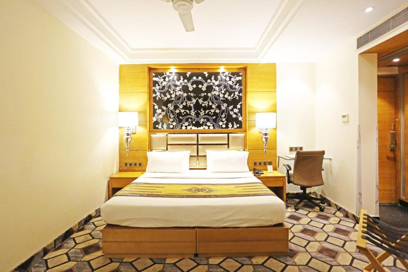 Airport Hotel Claytone Нью-Делі Екстер'єр фото